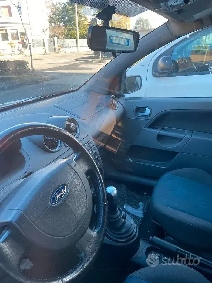 Usata Ford Fiesta 80 CV (58 kW) 2002 Utilitaria