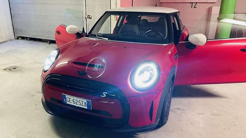 Usata Mini Cooper SE Classic 75 kW (102 CV) 2021 Utilitaria