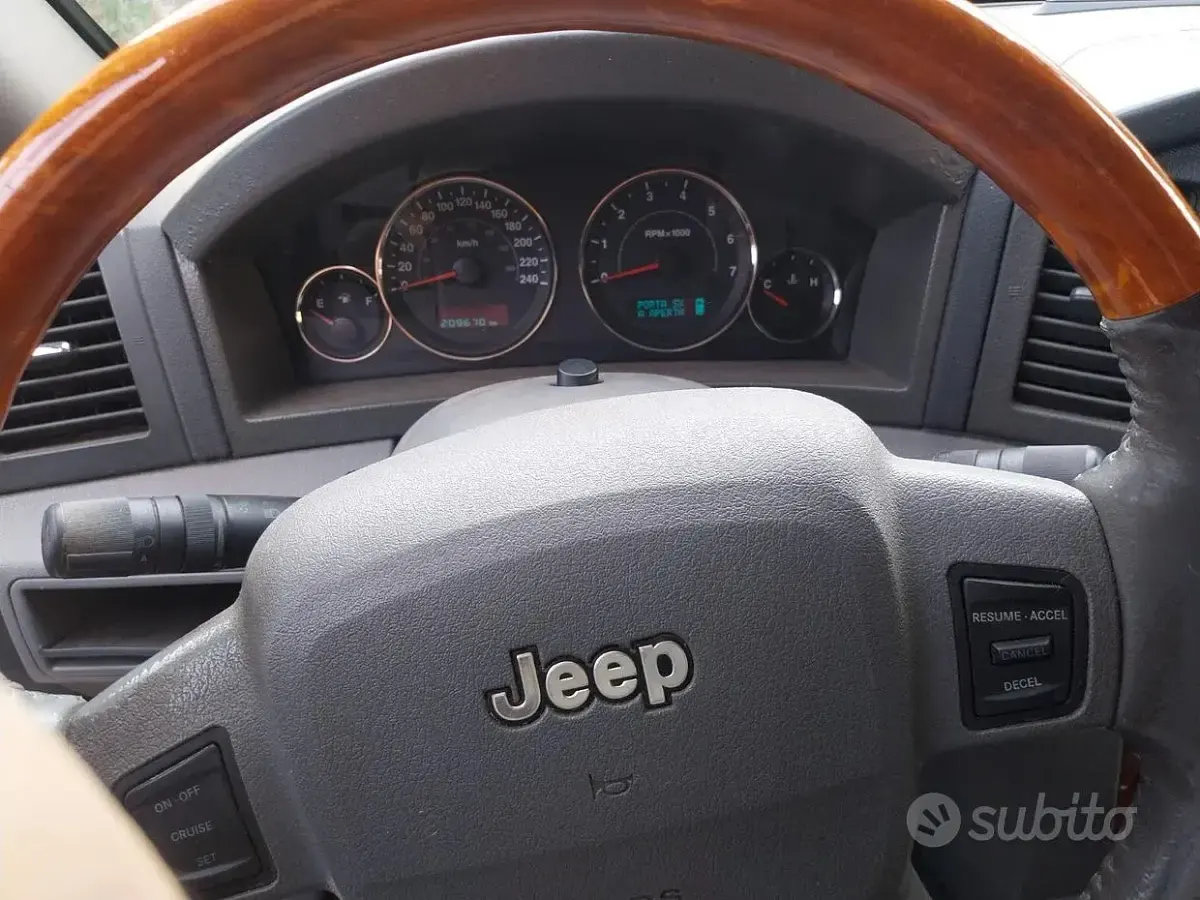 Usata Jeep Cherokee 218 CV (160 kW) 2008 Bluazzurro SUV