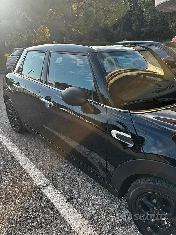 Begagnad Mini One D 102 HK (75 kW) 2017 Svart Halvkombi