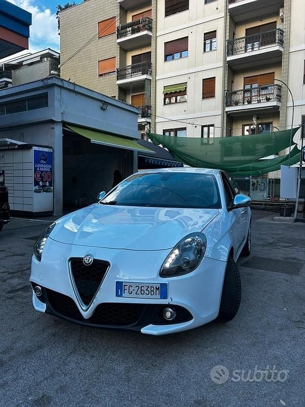 Usata Alfa Romeo Giulietta Super 120 CV (88 kW) 2016 Bianco Berlina