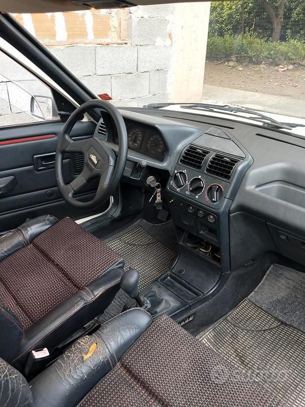 Usata Peugeot 205 75 CV (55 kW) 1990 Bianco