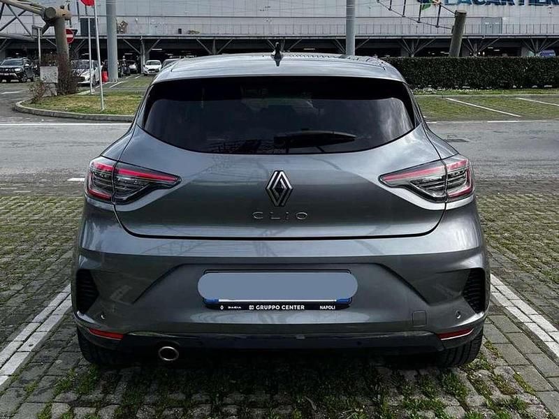 Usata Renault Clio V Techno 101 CV (74 kW) 2024 Grigio Berlina