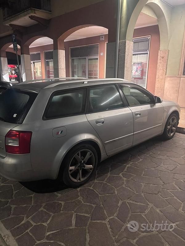 Usata Audi A4 101 CV (74 kW) 2004 Grigio Station wagon