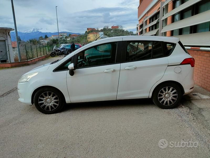Usata Ford B-MAX 75 CV (55 kW) 2015 Bianco Monovolume