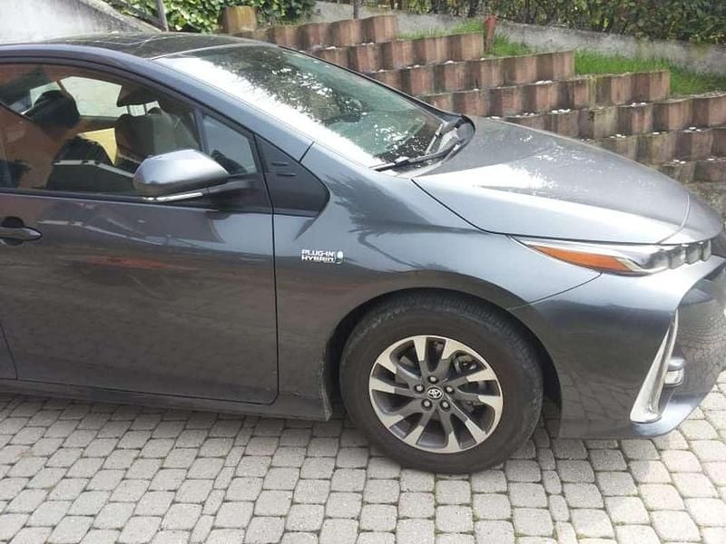 Usata Toyota Prius 98 CV (72 kW) 2020 Marrone Berlina