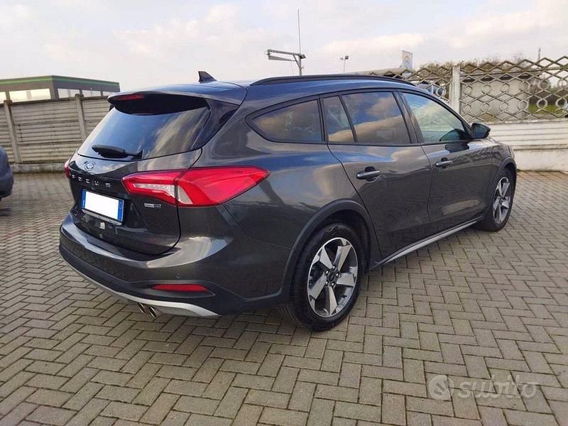 Begagnad Ford Focus Active 125 HK (91 kW) 2022 Grå Kombi