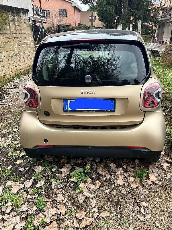 Oro Usata 2023 Smart ForTwo Coupé Utilitaria | 14.900 € (Cara) - Immagine 1/4