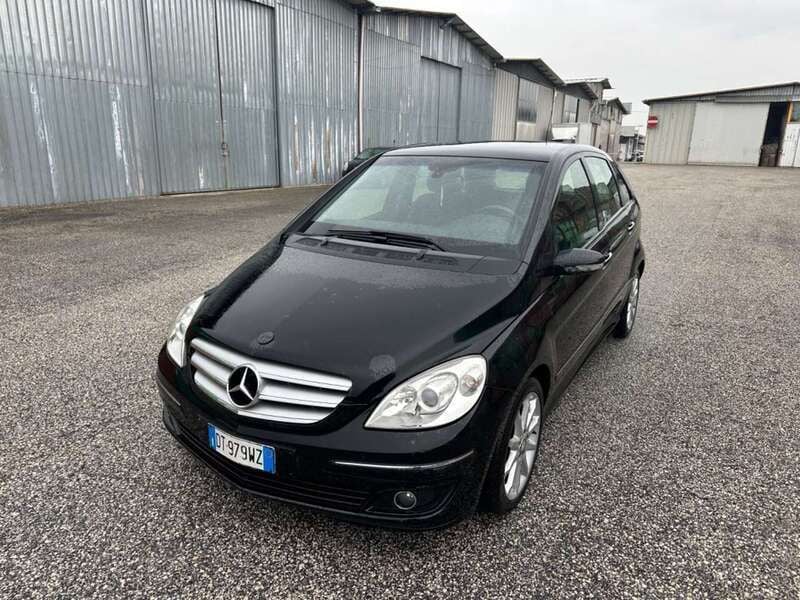 Grigio Usata 2009 Mercedes B180 Chrome Monovolume | 3990 € (Buon prezzo) - Immagine 1/4