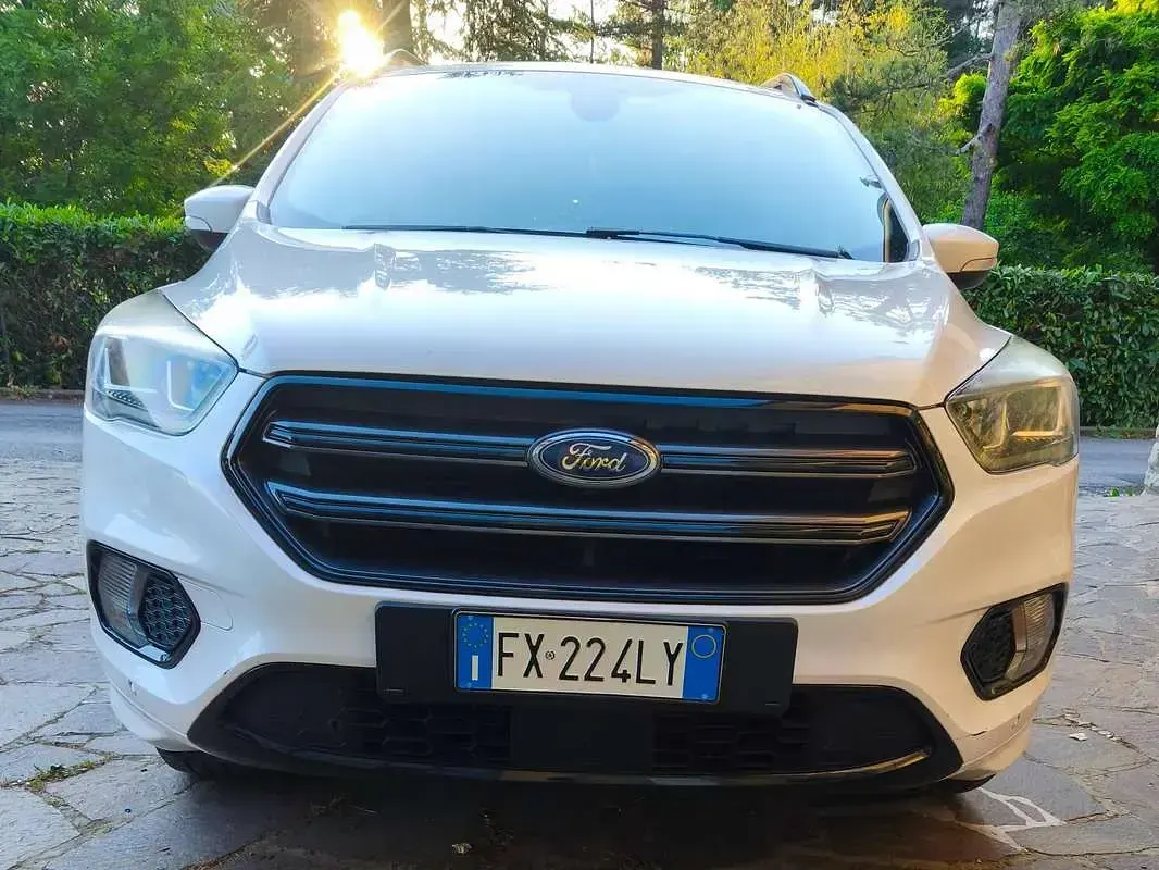 Usata Ford Kuga ST 120 CV (88 kW) 2019 Bianco SUV