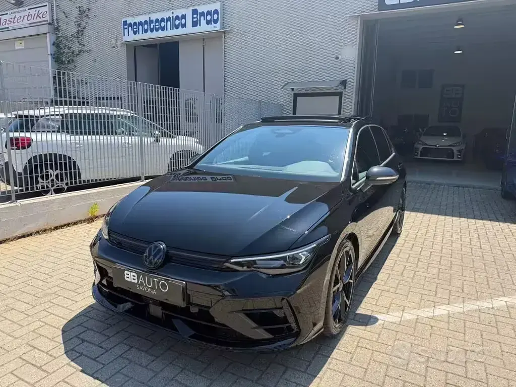 Usata VW Golf VIII Black Edition 333 CV (244 kW) 2025 Nero Berlina