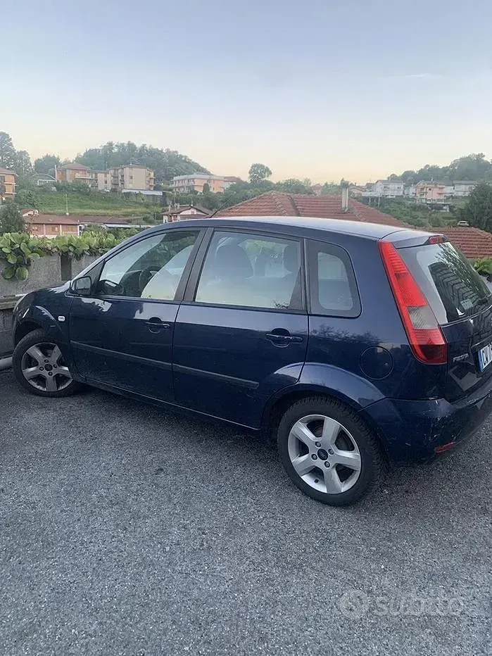 Usata Ford Fiesta 68 CV (50 kW) 2005 Utilitaria
