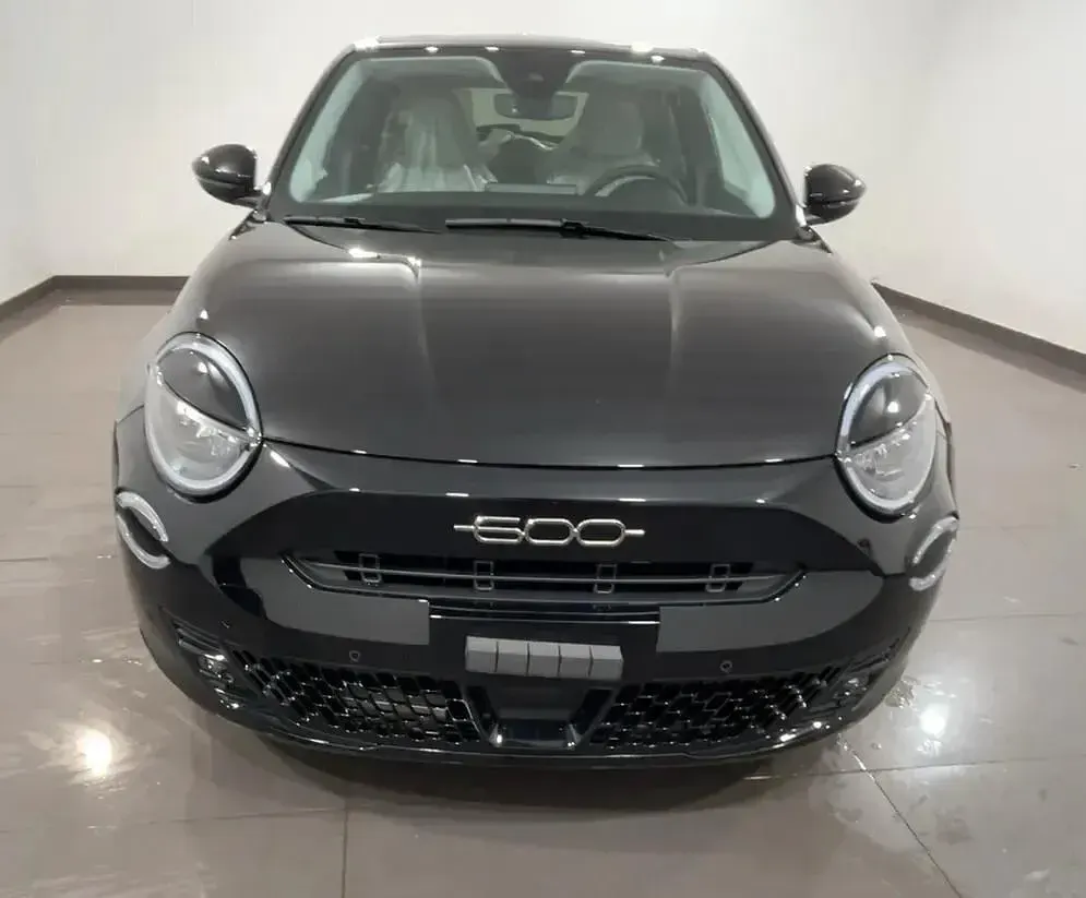 Usata Fiat 600 La Prima 100 CV (73 kW) 2025 Nero SUV