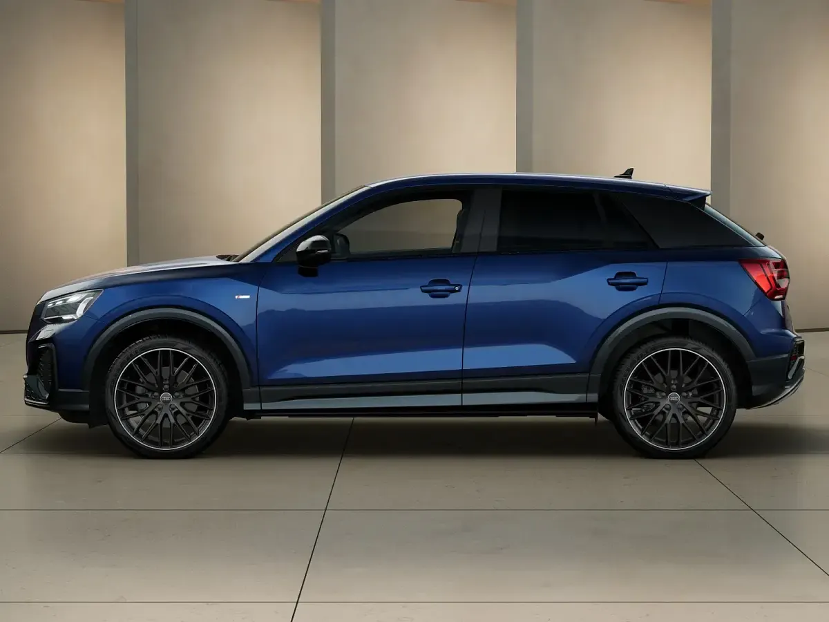 Nuova Audi Q2 Sport 2026 Blu navarra metallizzato SUV
