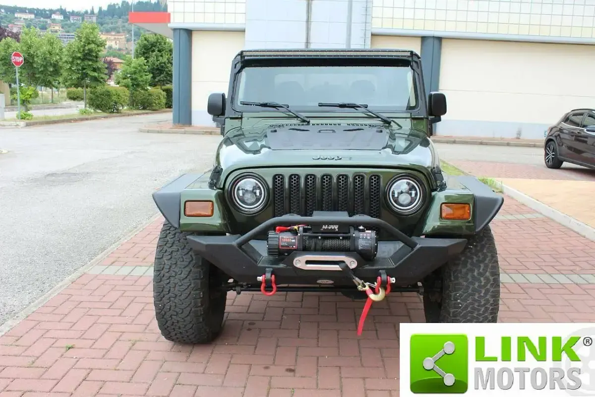 Usata Jeep Wrangler Sport 118 CV (86 kW) 1998 Verde metallizzato SUV