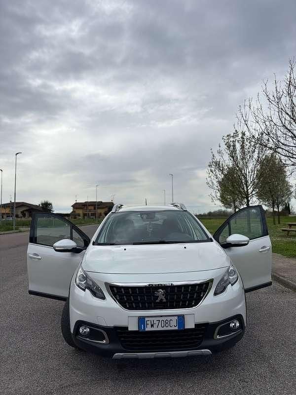 Usata Peugeot 2008 Allure 102 CV (75 kW) 2019 SUV