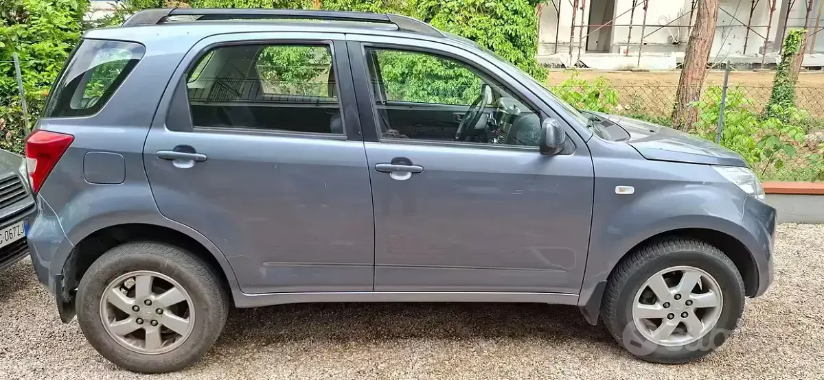 Usata Daihatsu Terios 105 CV (77 kW) 2008 Grigio SUV