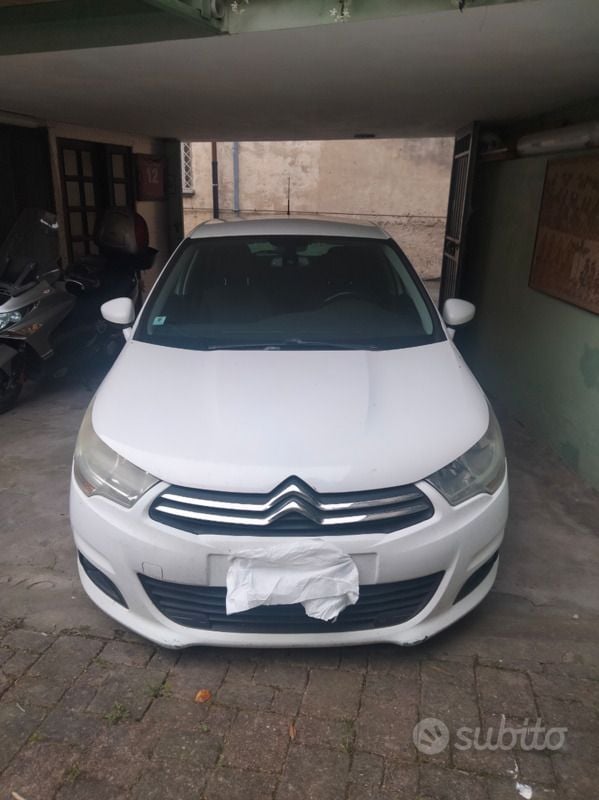 Usata 2012 Citroën C4 Tre volumi | 3500 € (Super prezzo) - Immagine 1/4