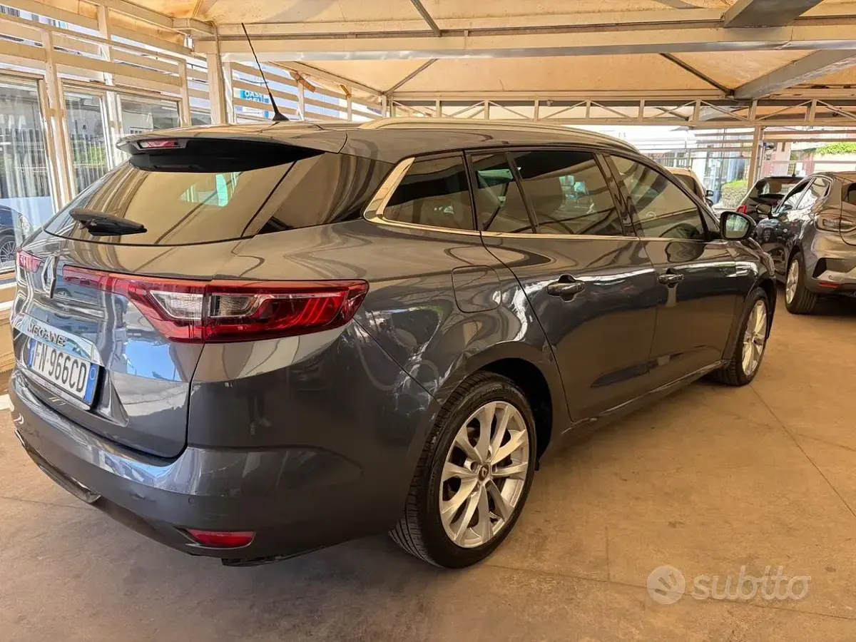 Usata Renault Mégane GrandTour Intens 110 CV (80 kW) 2018 Blu Station wagon