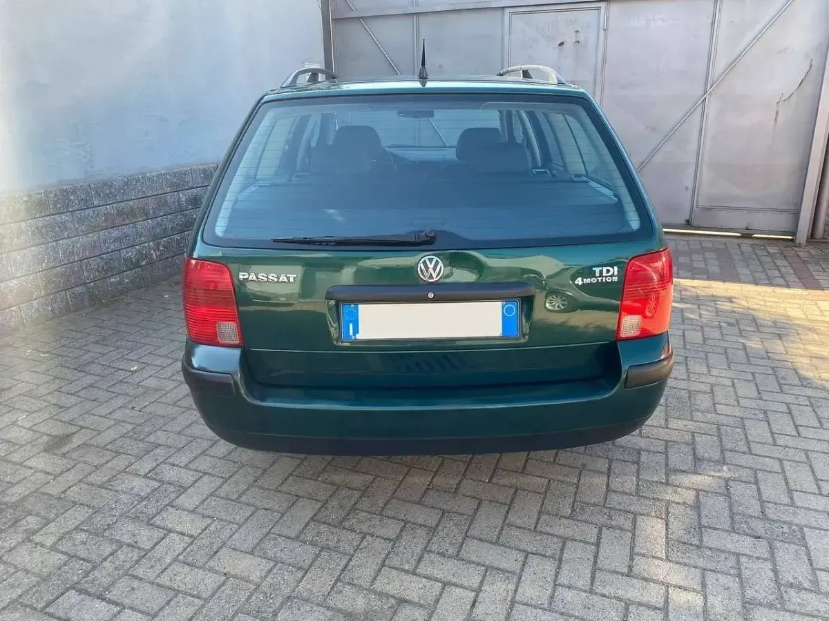 Usata VW Passat Highline 116 CV (85 kW) 2000 Verde Station wagon