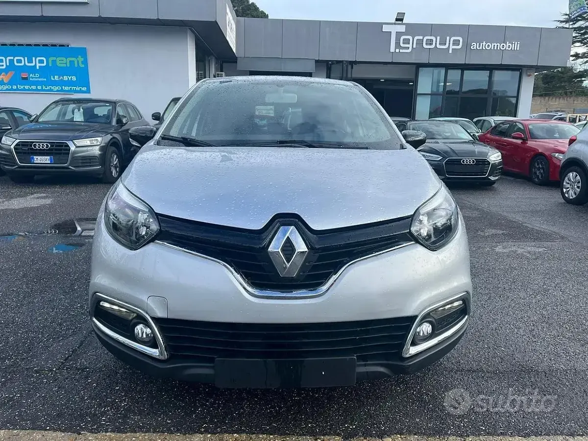 Usata Renault Captur Zen 120 CV (88 kW) 2017 Argento SUV
