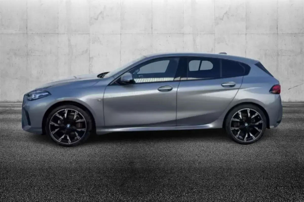 Usata BMW 120 M Sport 150 CV (110 kW) 2025 Grigio Utilitaria