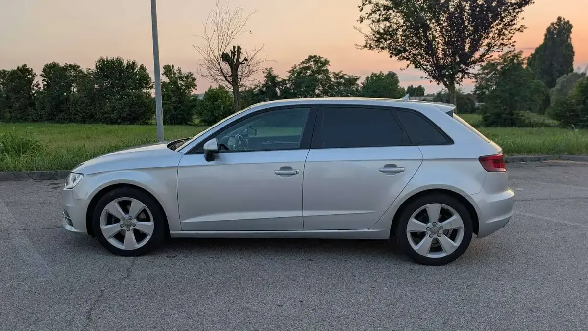 Usata Audi A3 Ambition 105 CV (77 kW) 2014 Grigio Berlina