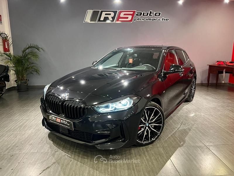 Nero Usata 2023 BMW 118 M Sport Due volumi | 30.990 € (Buon prezzo) - Immagine 1/4