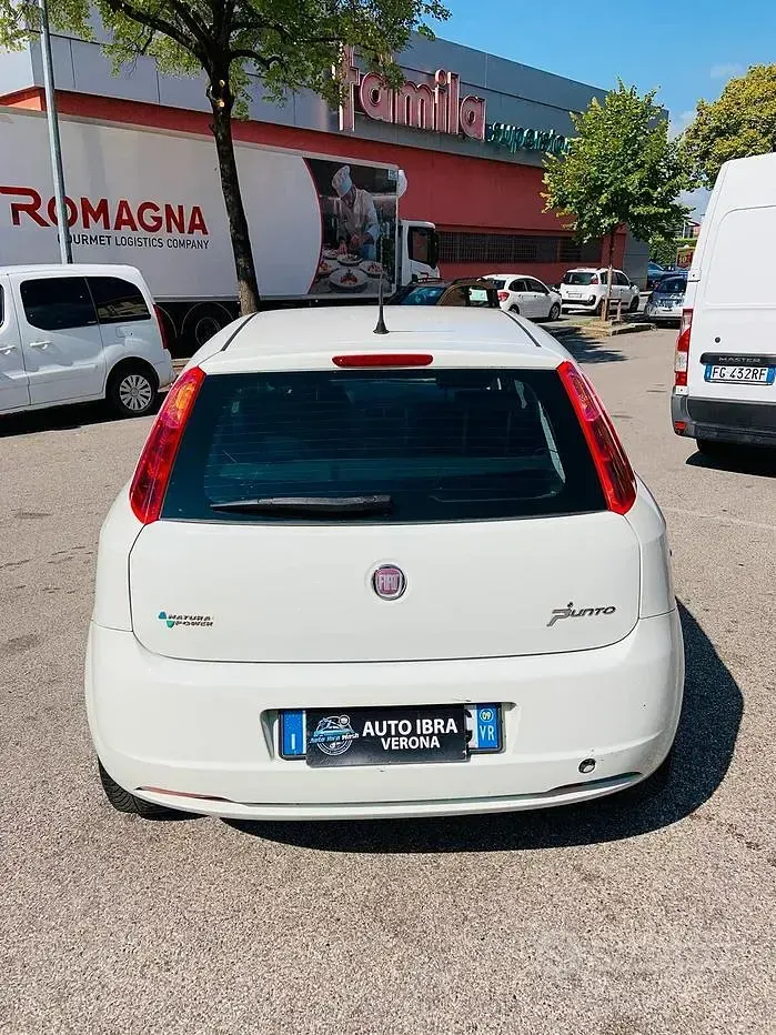 Usata Fiat Grande Punto Active 69 CV (50 kW) 2009 Bianco Utilitaria