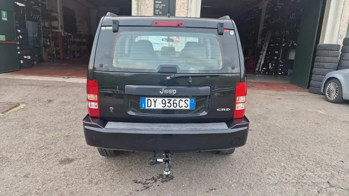 Usata Jeep Cherokee Limited 177 CV (130 kW) 2009 Nero SUV
