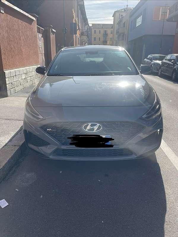 Usata Hyundai i30 N Line 160 CV (117 kW) 2022 Grigio Berlina