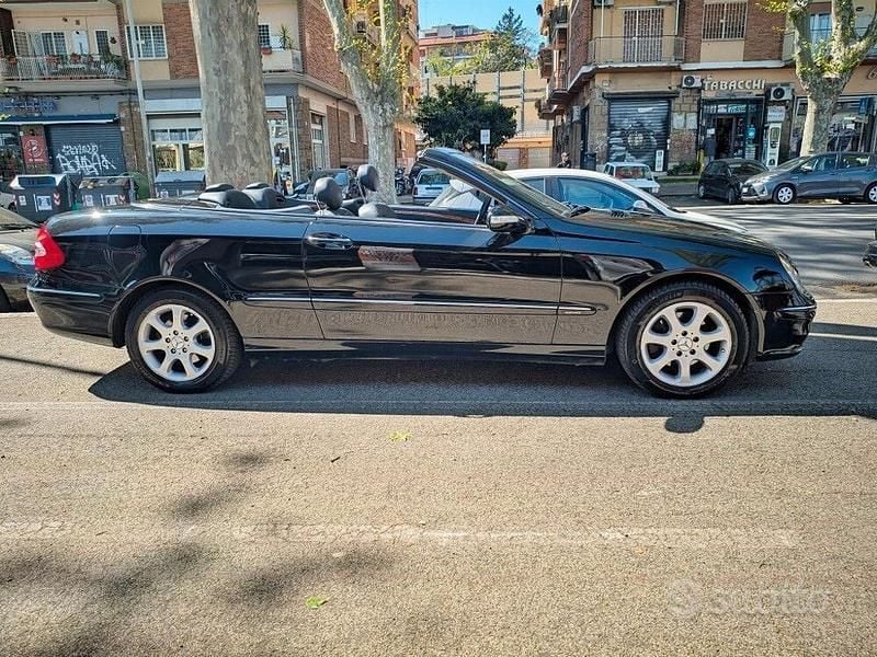 Usata Mercedes CLK200 163 CV (119 kW) 2005 Nero Cabrio