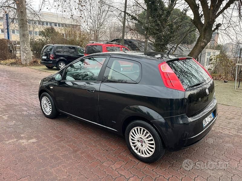 Usata Fiat Grande Punto 65 CV (47 kW) 2008 Nero Utilitaria