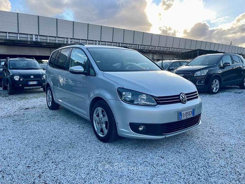 Usata VW Touran Comfortline 105 CV (77 kW) 2015 Argento Monovolume