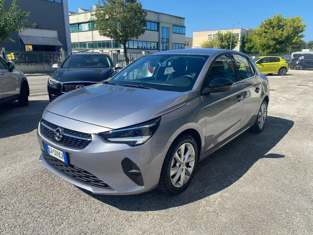 Usata Opel Corsa Elegance 101 CV (74 kW) 2021 Bianco Utilitaria