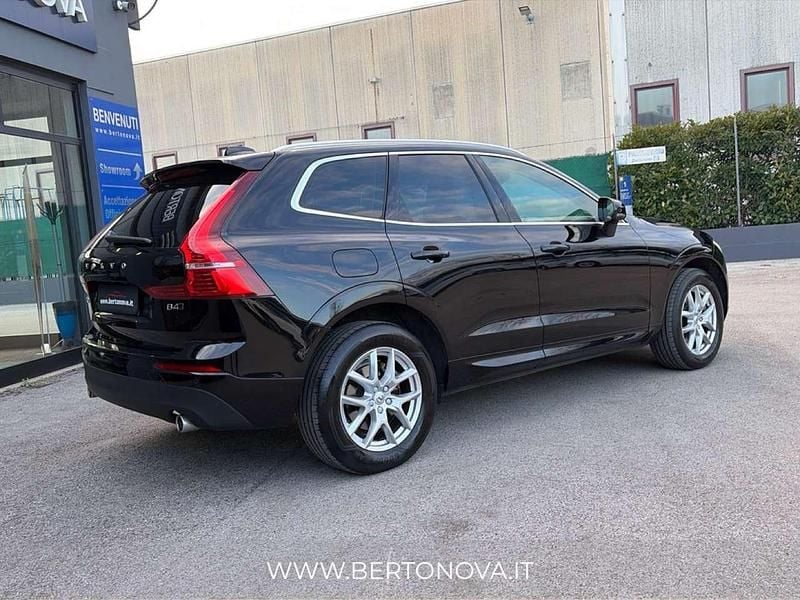 Usata Volvo XC60 Momentum 197 CV (144 kW) 2021 Nero SUV