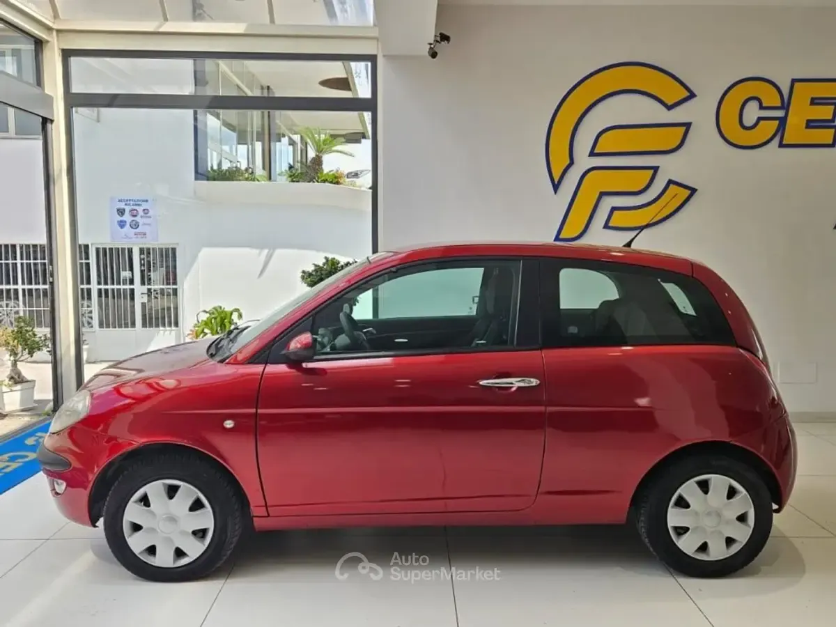 Usata Lancia Ypsilon 69 CV (50 kW) 2004 Antracite pastello Utilitaria