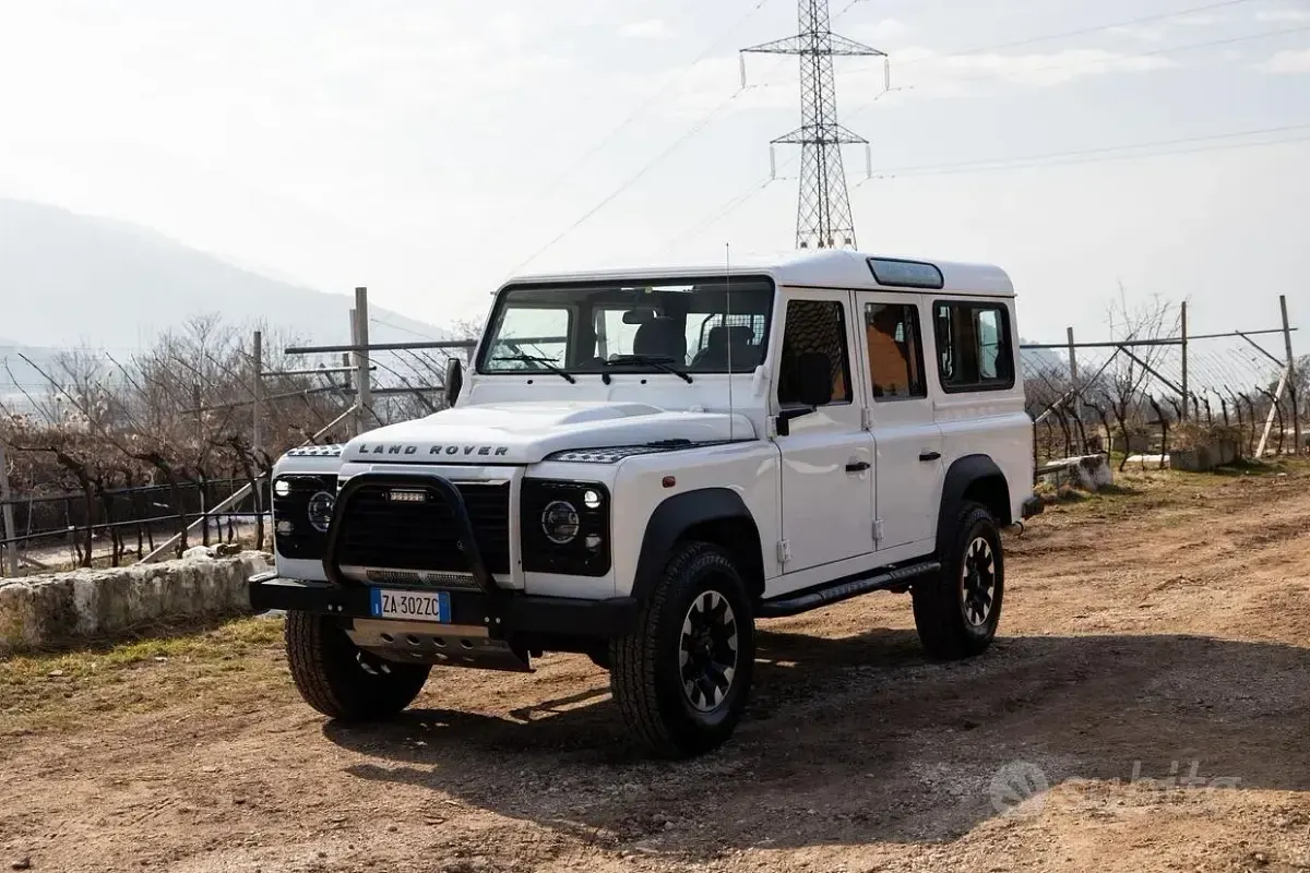 Usata Land Rover Defender 122 CV (89 kW) 2014 Bianco Station wagon