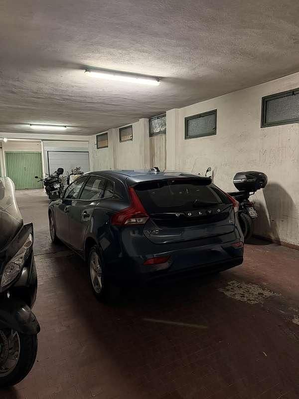 Usata Volvo V40 Business Edition 150 CV (110 kW) 2017 Berlina