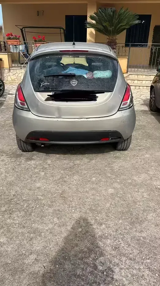 Usata Lancia Ypsilon 95 CV (69 kW) 2012 Utilitaria