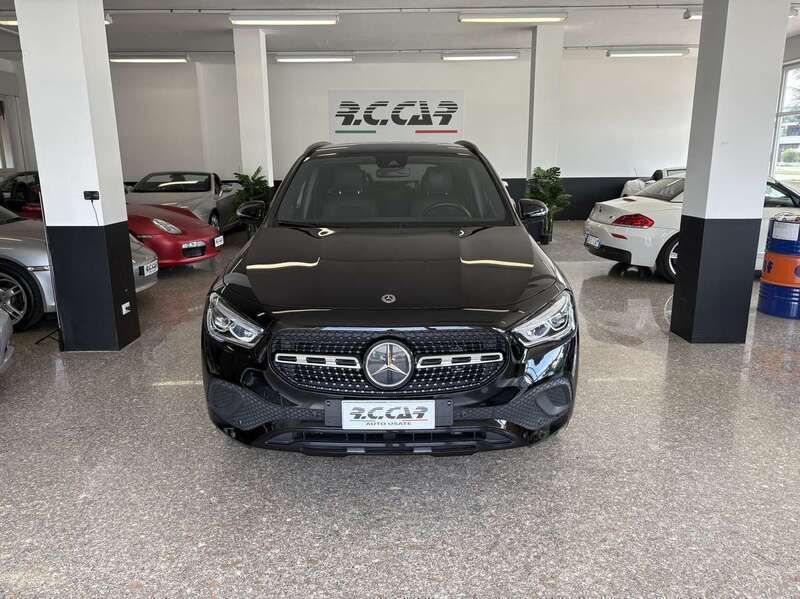 Nero Usata 2020 Mercedes GLA200 Executive SUV | 27.000 € (Buon prezzo) - Immagine 1/4