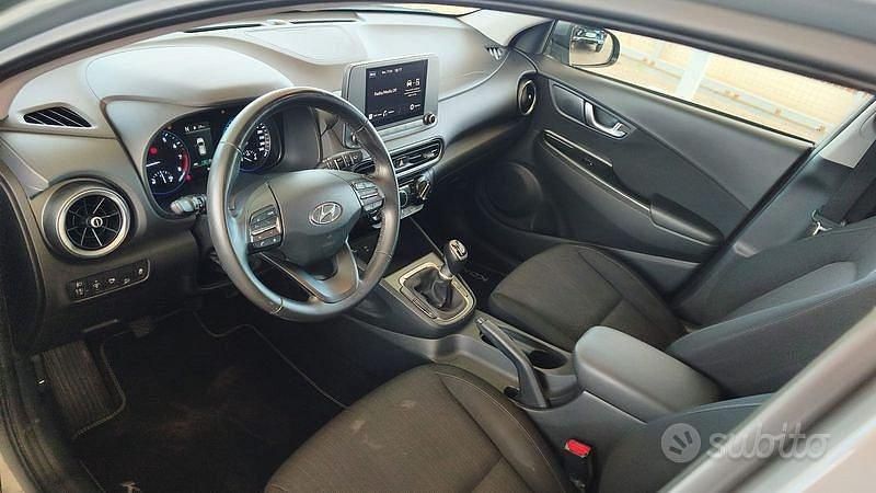 Usata Hyundai Kona 120 CV (88 kW) 2022 Grigio SUV