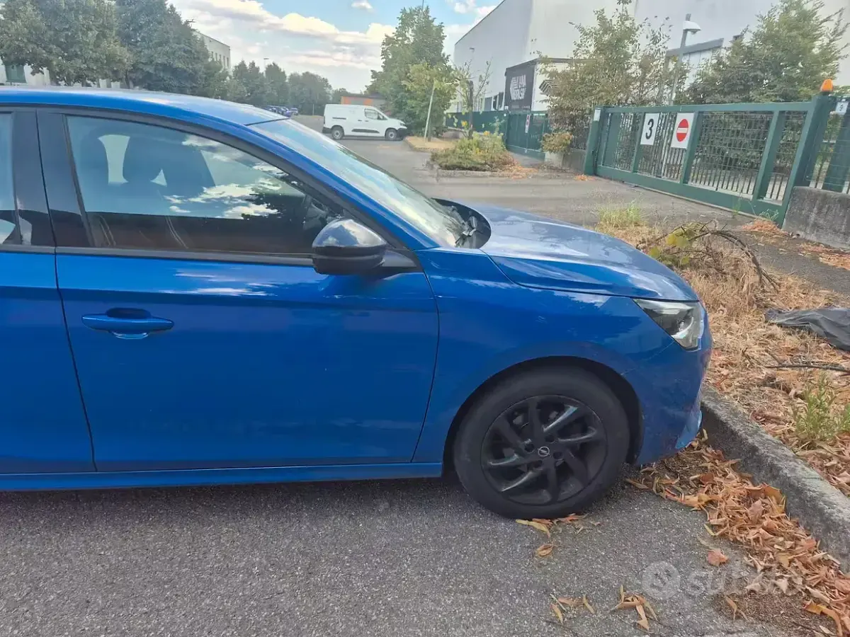 Usata Opel Corsa 75 CV (55 kW) 2023 Bluazzurro Utilitaria