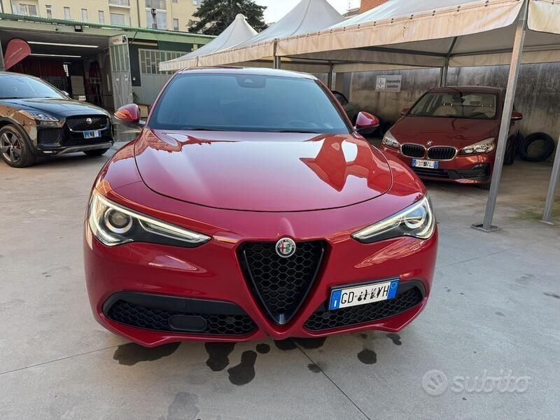Usata Alfa Romeo Stelvio Veloce 209 CV (153 kW) 2020 Rosso SUV