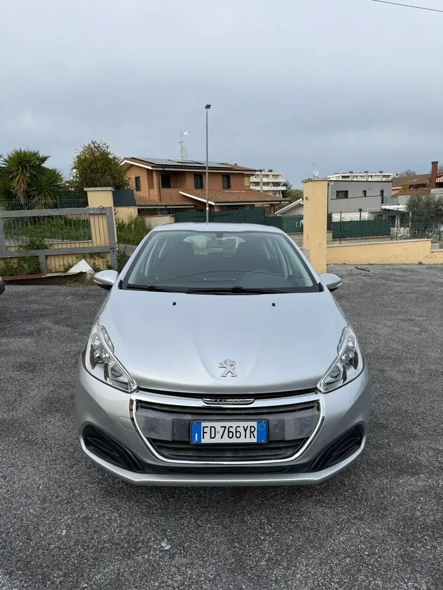 Usata Peugeot 208 Access 82 CV (60 kW) 2017 Argento Utilitaria