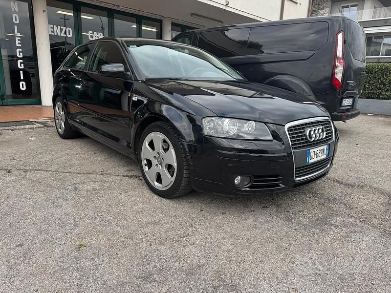 Nero Usata 2006 Audi A3 Attraction Tre volumi | 3800 € (Buon prezzo) - Immagine 1/4