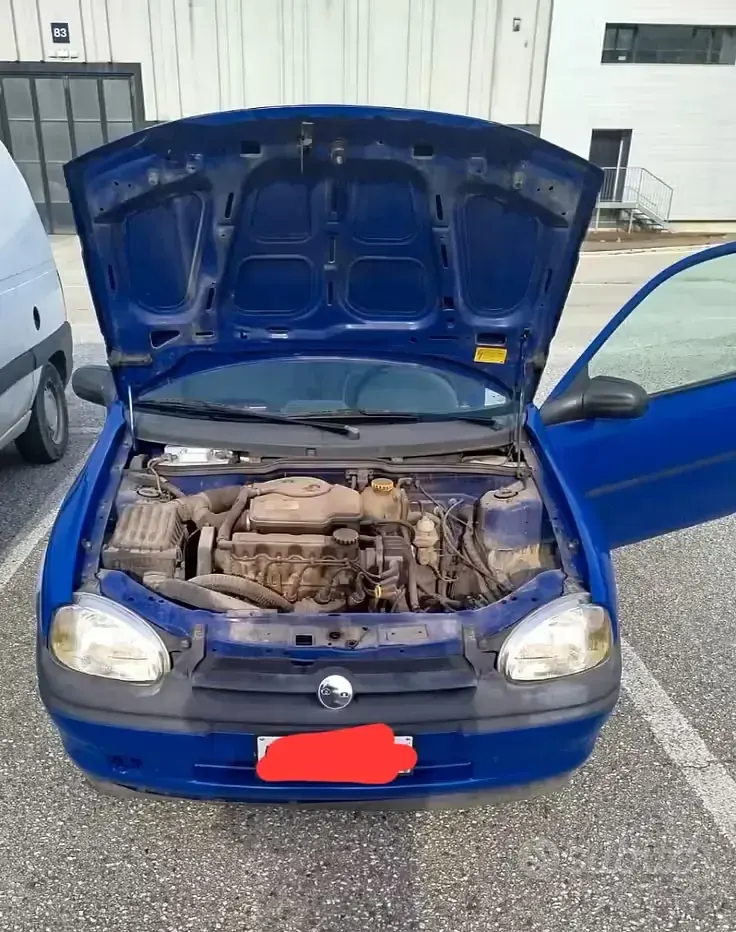 Usata Opel Corsa 54 CV (39 kW) 1997 Blu Utilitaria