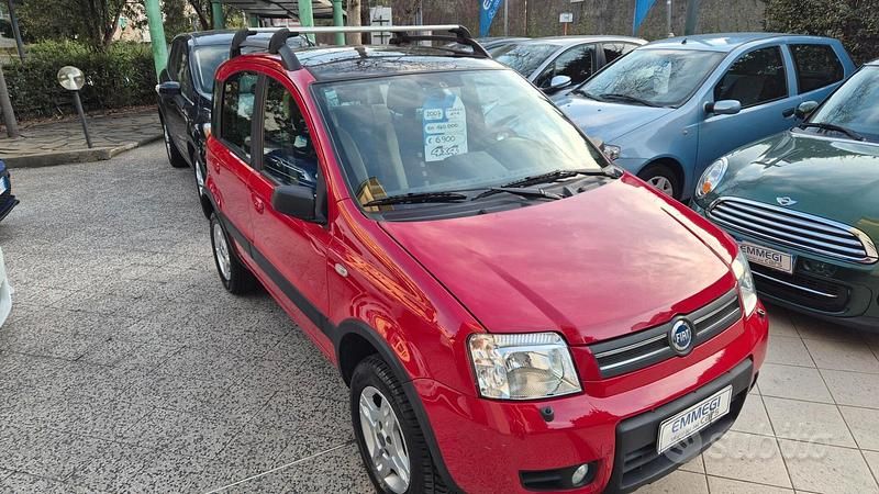 Usata Fiat Panda 4x4 69 CV (50 kW) 2007 Rosso Utilitaria