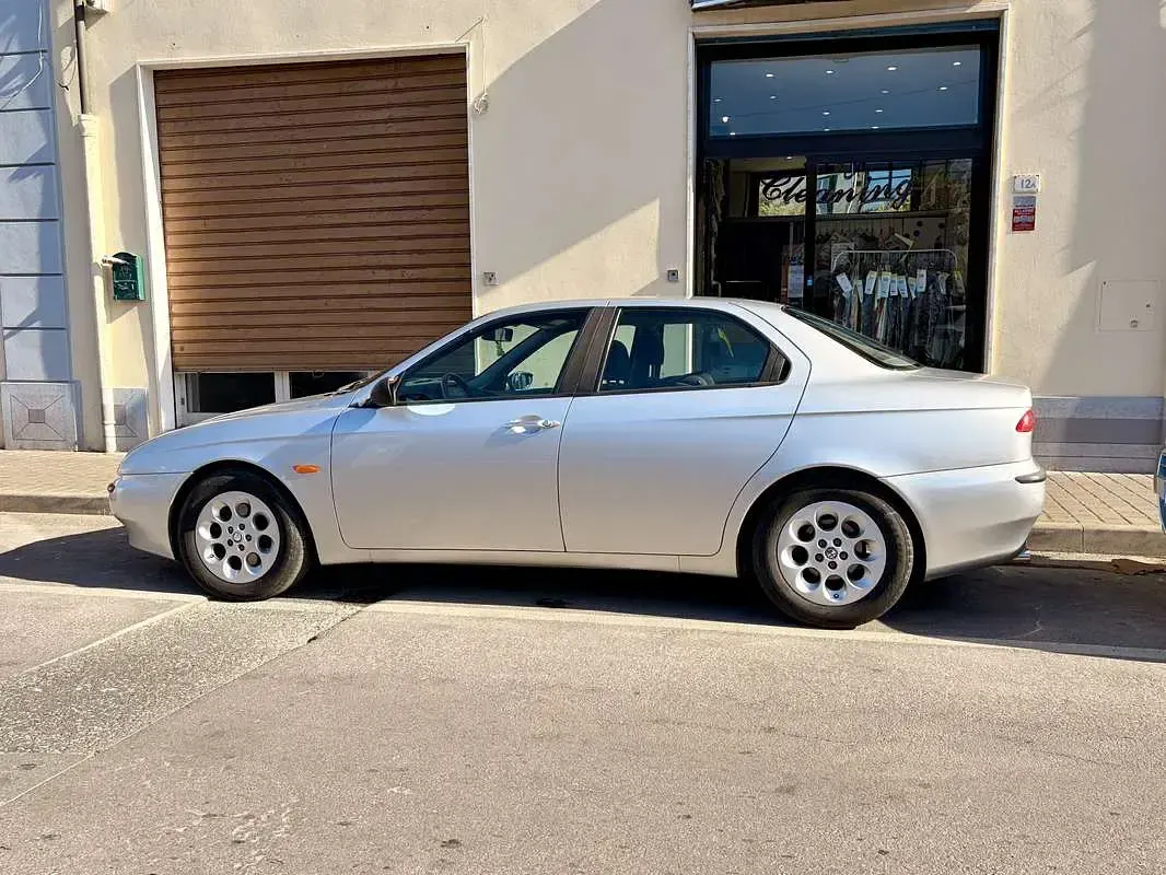 Usata Alfa Romeo 156 140 CV (102 kW) 2002 Berlina