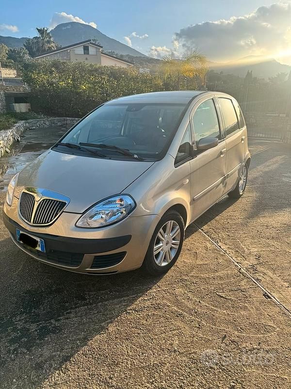 Usata Lancia Musa 95 CV (69 kW) 2005 Monovolume